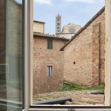 아파트 Soprasiena - Charming Floor & View