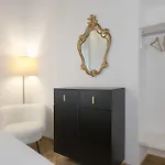 Soprasiena - Charming Floor & View Апартаменты *